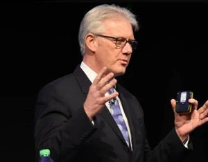 Andrew McMillan official speaker profile picture