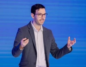 Henry Ajder official speaker profile picture